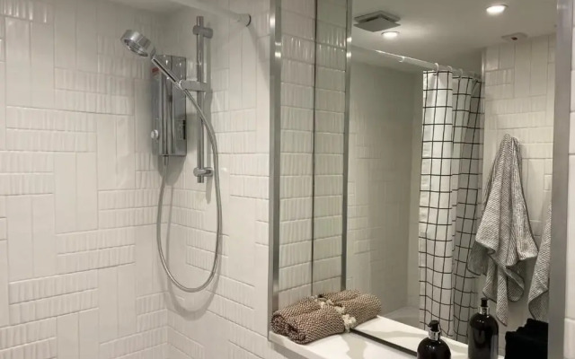 Leith Street Suite