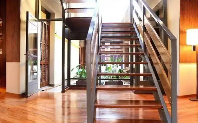 Hotel Babel