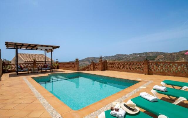 Villa Fuente Luz Frigiliana by Ruralidays