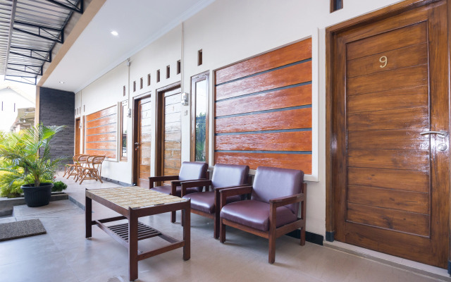 Super OYO 1226 Al Abror Homestay
