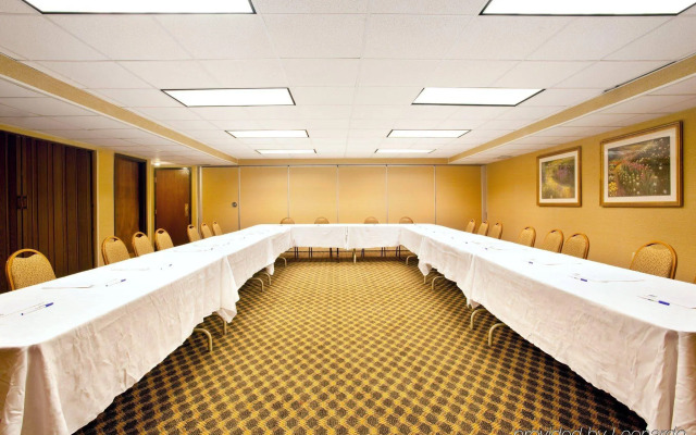 Holiday Inn Express Milwaukee-West Medical Center by IHG