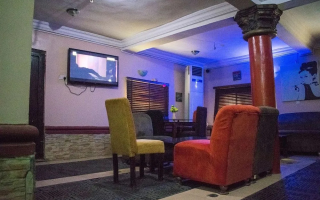 Adesuwa Royal Guest House Ketu