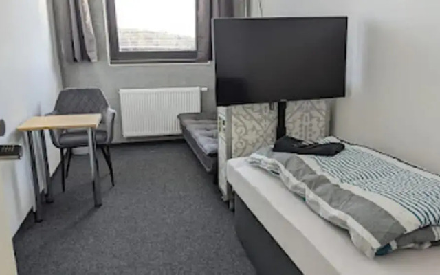 Boardingrooms Direct A8, Close to Stuttgart, 25min