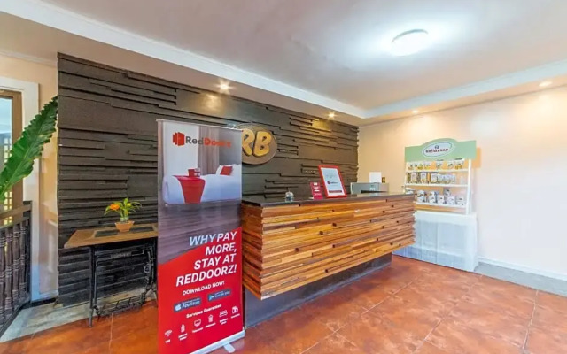 RedDoorz @ N Roldan Street
