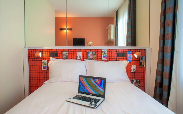 Hotel Olympic Paris Boulogne by Patrick Hayat