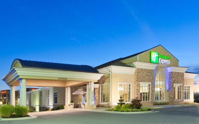 Holiday Inn Express Woodstock-Shenandoah Valley, an IHG Hotel