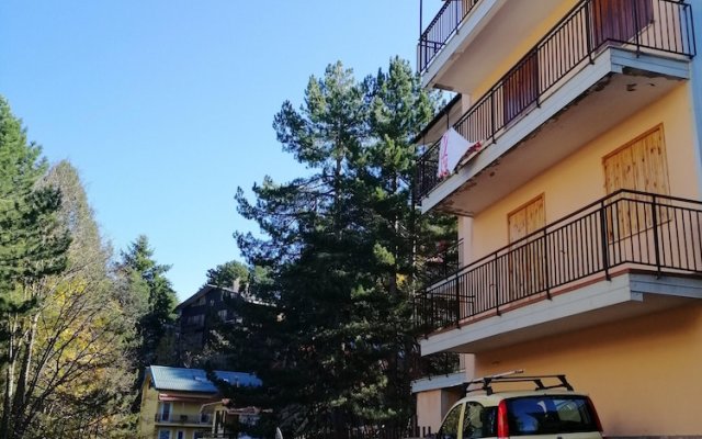 Apartment with 3 Bedrooms in Camigliatello Silano, with Wonderful Mountain View And Terrace - 2 Km From the Slopes