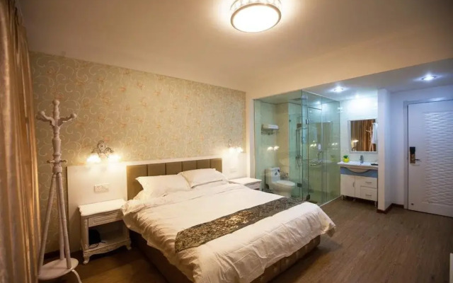 93 Hikers Hostel