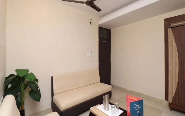OYO 29345 Hotel Samrat