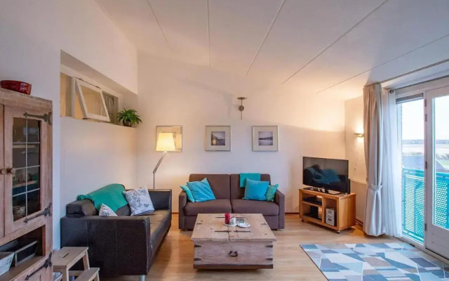 Calm Apartment With Balcony