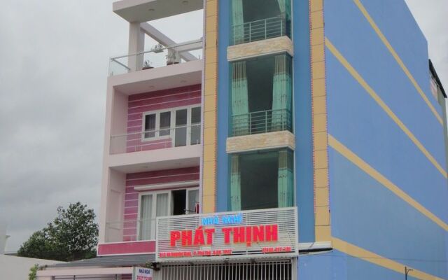 Phat Thinh Hotel Guesthouse