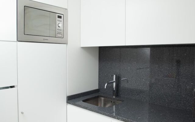 White Almada Oporto Apartments
