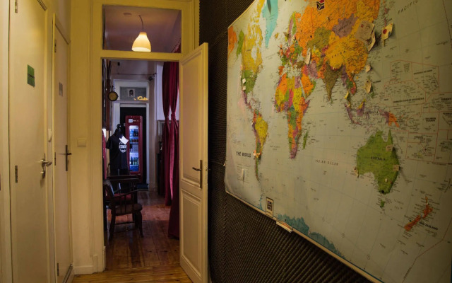 Alfama Patio Hostel