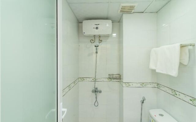 OYO 206 Mission Hotel