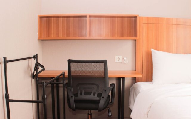 Fancy And Comfy 2Br Apartment At Springlake Summarecon