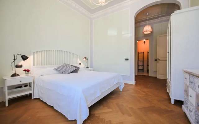 Modern & Stylish Oberdan