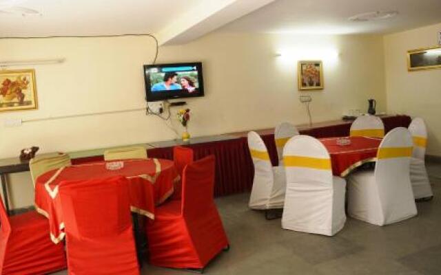 Maxfort Budget Hotel Dwarka