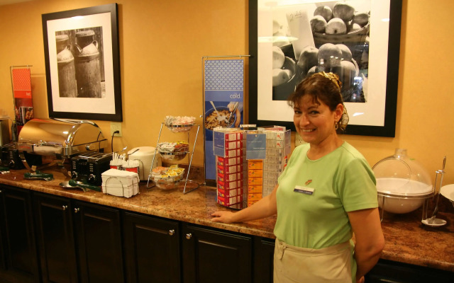 Hampton Inn Long Island / Commack