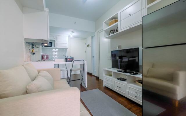 Spacious and Modern 2BR Springlake Summarecon Bekasi Apartment