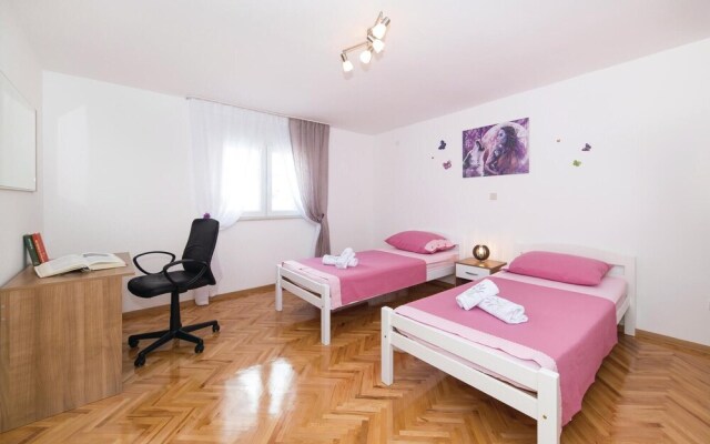 Amazing Home in Kastel Gomilica With Wifi and 3 Bedrooms