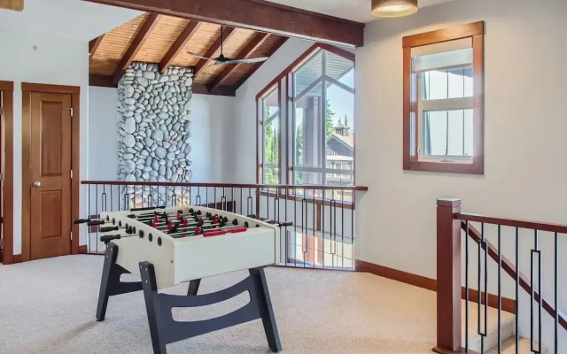 365 Moonshine Crescent by Okanagan Premier