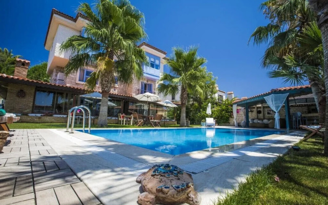Tash Mekan Alacati Boutique Hotel