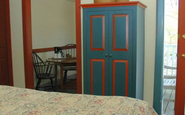 Artists Colony Inn