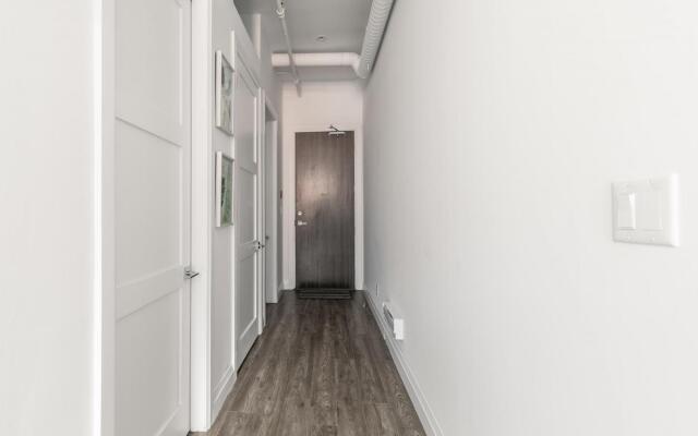 2BR 2 STOREY LOFT. Free Parking.Gym