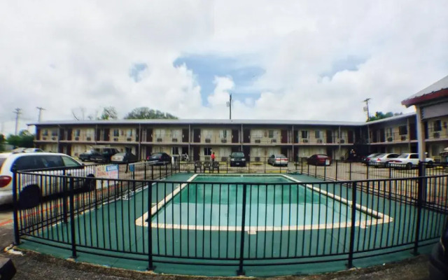 Austin Motor Inn