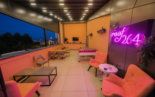 Roof 264 Hotel and Suites
