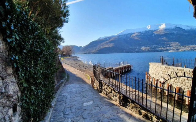 Snug apartment in Dervio with balcony or terrace