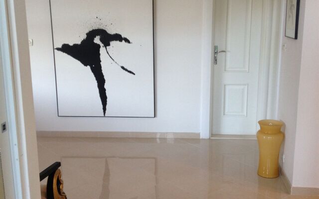 Villa Almadria Luxury Bed & Breakfast