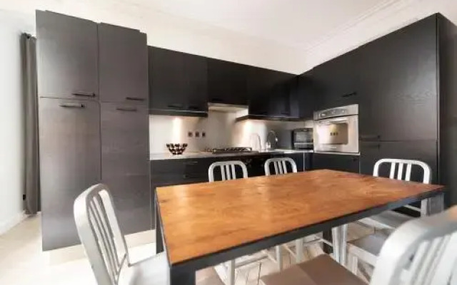 Amazing and Modern Flat for 6 in Le Marais