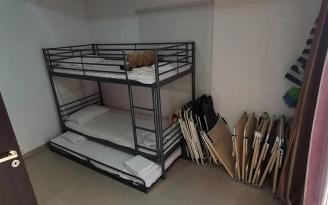 2br-7 Guests-free Parking-pool-aircon