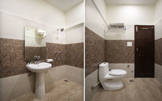 OYO 9727 Hotel Welcome Inn 2