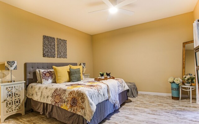 100th Scottsdale #2191 3 Bedroom Condo by Redawning