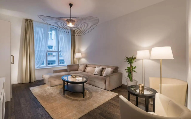 Luxury Modern Designed Oldtown Apartment