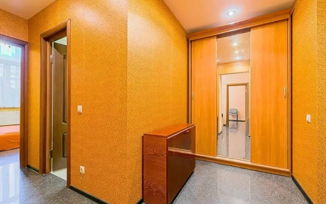 Apartamenti na Bryantseva 13