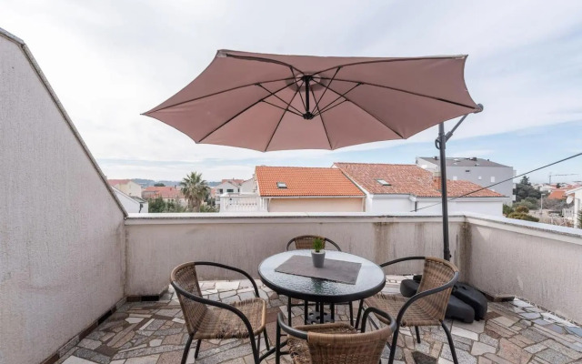 Vesna 2 city central apartment