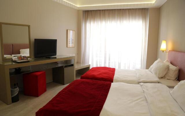 Warwick Palm Beach Hotel