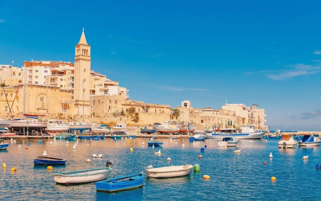 Exceptional Sunlit Apart Marsaskala Bay