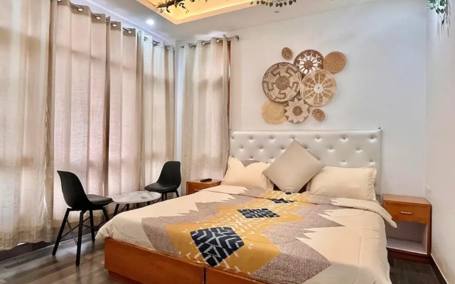 Siesta Homestay 1BR - balcony in shimla