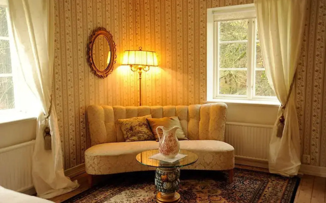 Kronovalls vinslott