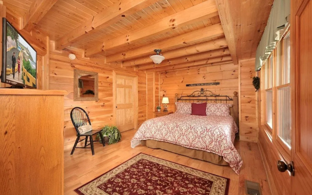 Almost Heaven - 4 Br cabin by RedAwning