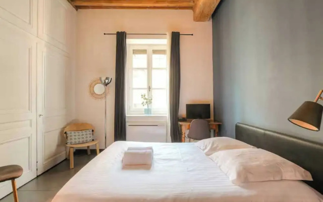 Dify Apartment Ainay