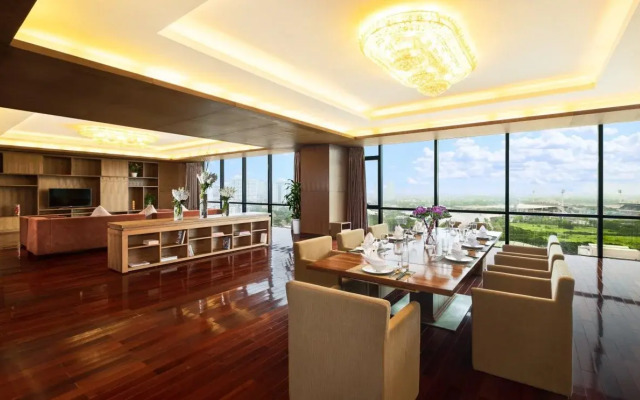 Crowne Plaza West Hanoi Residences