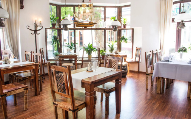 COLUMBUS Ustka - Limanowskiego 1