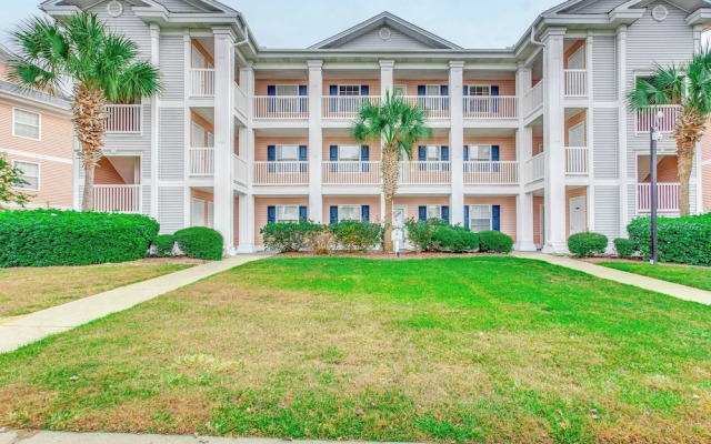 Myrtle Beach Waterfront Condo: 5 Mi to Boardwalk!