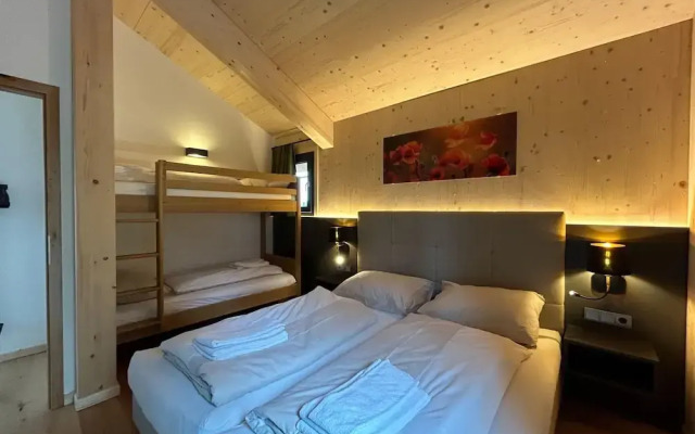 Chalet With Sauna on Balcony