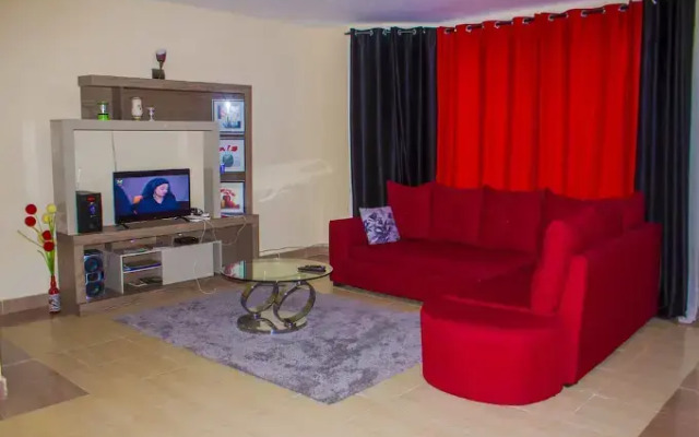 Elegant Comfy 3 Bedroom Apartment